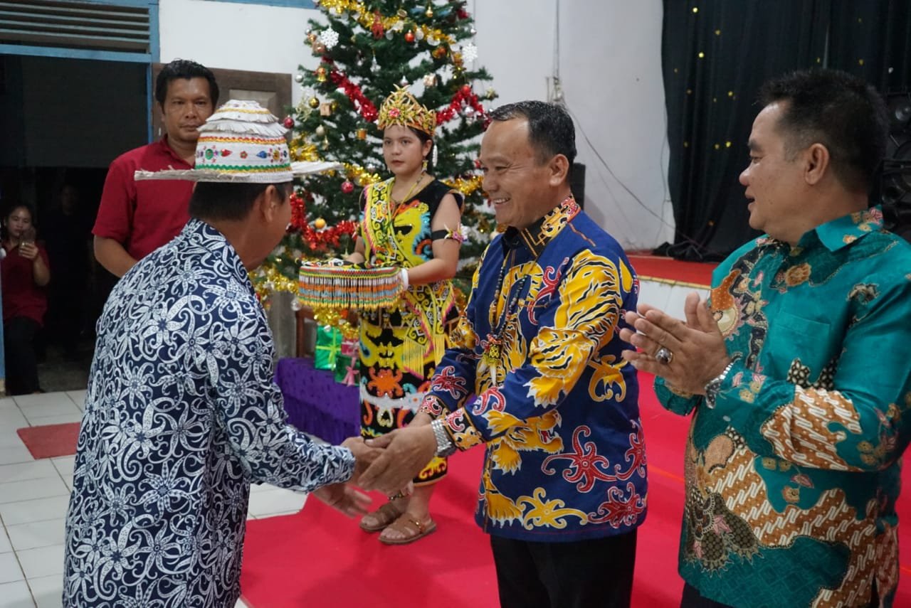 Hadiri Natal Pemuda GKII Long Sam, Wabup Kilat Tegaskan Peran Pemuda Gereja sebagai Pilar Masa Depan