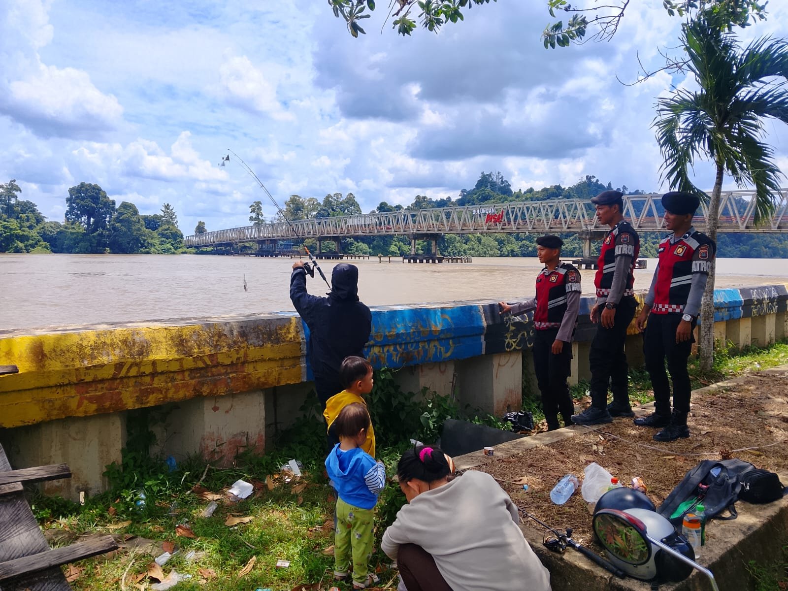 Perkuat Keamanan di Pusat Keramaian, Ditsamapta Polda Kaltara Gelar Patroli Dialogis di Tanjung Palas