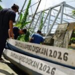 Serahkan 15 Perahu untuk Nelayan